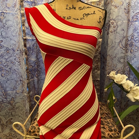 Stunning fitted mini dress size M. ❤️❤️ - Picture 1 of 7